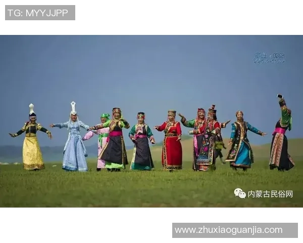 身着蒙古袍的草原足球球星闪耀绿茵场展现独特民族风采